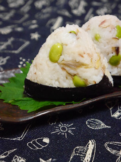 塩さばと枝豆の酢飯おにぎり。-レシピのメイン写真