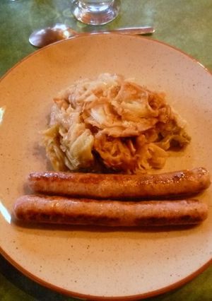 キャベツ蒸し炒めと焼きソーセージ-レシピのメイン写真