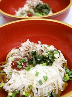 ツナマヨ梅おかかうどん-レシピのメイン写真