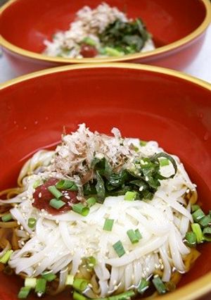 ツナマヨ梅おかかうどん-レシピのメイン写真