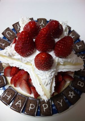 星の形のデコレーション誕生日ケーキ☆-レシピのメイン写真