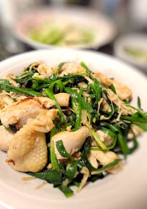 簡単主菜☆塩麹胸肉とニラとエノキ炒め-レシピのメイン写真
