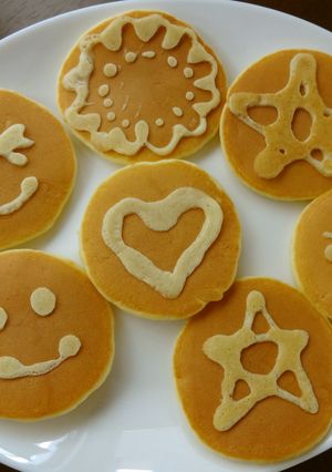 簡単!子供喜ぶお絵かきホットケーキ♡-レシピのメイン写真