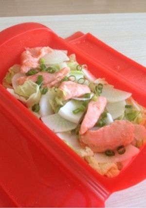 ルクエと塩麹で簡単！鮭と野菜の蒸し物-レシピのメイン写真