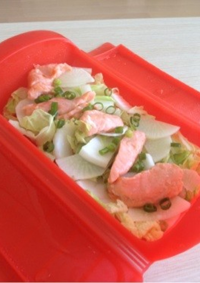 ルクエと塩麹で簡単！鮭と野菜の蒸し物-レシピのメイン写真