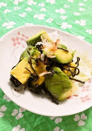 おうち居酒屋☆アボカド塩昆布和え-レシピのメイン写真