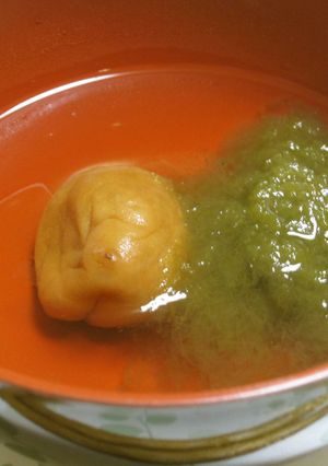 梅吸い（梅干し＆とろろ昆布のお吸物）-レシピのメイン写真