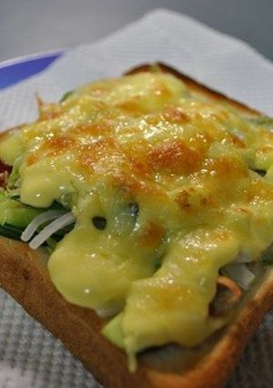 サラダピザパン-レシピのメイン写真