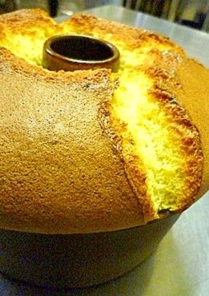 シンプルでふわふわのシフォンケーキ-レシピのメイン写真