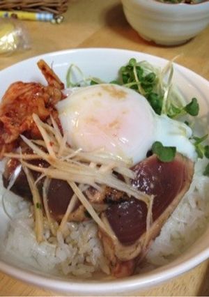 鰹のたたき&キムチごはん温玉のせ-レシピのメイン写真