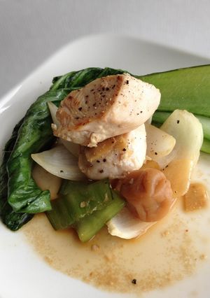 塩麹鶏と青梗菜・新タマネギの梅ソース炒め-レシピのメイン写真