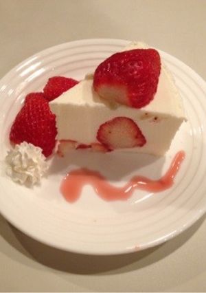 簡単❤旬のいちごでレアチーズケーキ❤-レシピのメイン写真