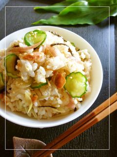 みょうがと塩昆布と鮭フレの混ぜご飯-レシピのメイン写真