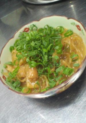 塩麹漬け簡単激安鶏皮と糸こんにゃく味噌煮-レシピのメイン写真