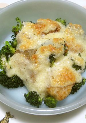 素揚げの鮭とブロッコリーの簡単グラタン-レシピのメイン写真