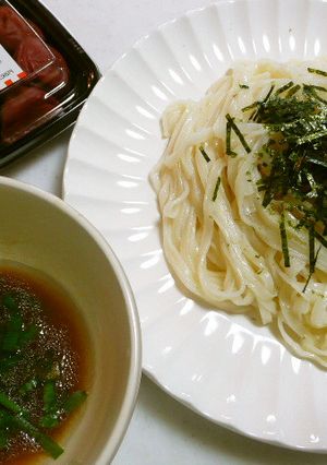 梅ドレッシング風つけダレで冷製うどん-レシピのメイン写真