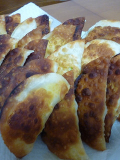 餃子の皮でそら豆とチーズの揚げ焼き-レシピのメイン写真