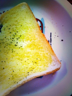 味の素を使ったガーリックトースト-レシピのメイン写真