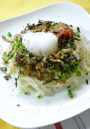 温玉とベーコンの梅風味さっぱりうどん-レシピのメイン写真