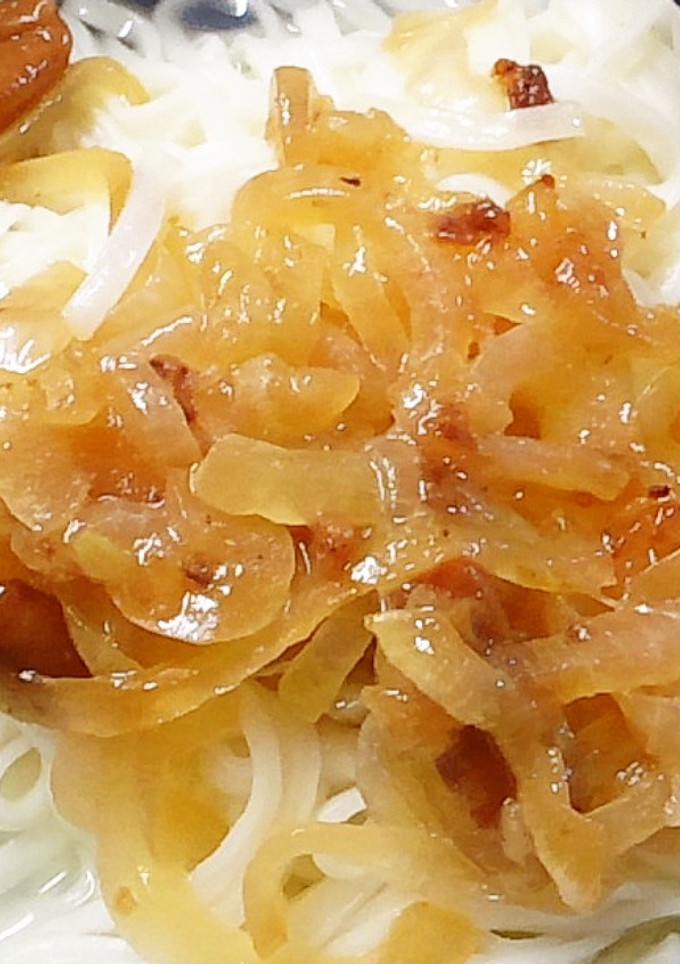 焦がし玉ねぎと梅の釜揚げうどん-レシピのメイン写真