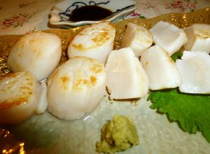 ホタテの刺身♡ちょっと炙ってわさび醤油で-レシピのメイン写真