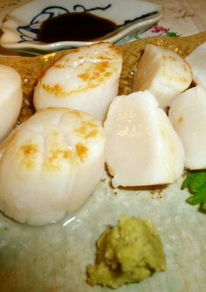 ホタテの刺身♡ちょっと炙ってわさび醤油で-レシピのメイン写真