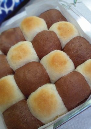 塩麹でもちふわ＊ノンオイル2色ちぎりパン-レシピのメイン写真