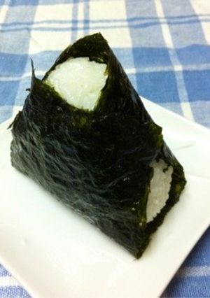 夏の定番!梅おかかおにぎり-レシピのメイン写真