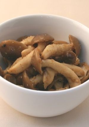 しめじのごま風味炒め〈プチおかず〉-レシピのメイン写真