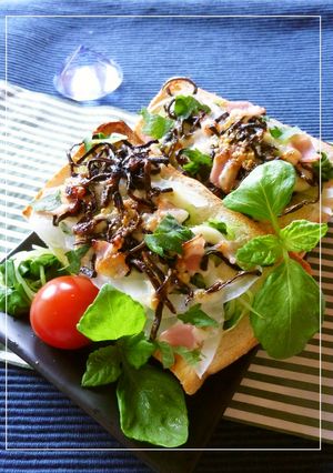 貝割れ・ベーコン・塩昆布・新玉葱トースト-レシピのメイン写真