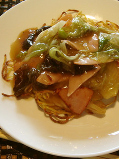 簡単ランチ♪レタスとハムのかた焼きそば-レシピのメイン写真