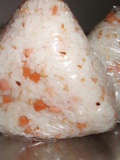 魚肉ソーセージおにぎり-レシピのメイン写真