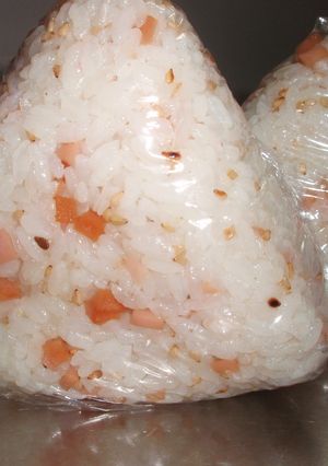 魚肉ソーセージおにぎり-レシピのメイン写真