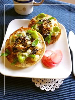 そら豆×桜えび×塩昆布のトースト-レシピのメイン写真