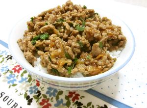 さっぱり♡梅シソ風味の豚そぼろ丼-レシピのメイン写真