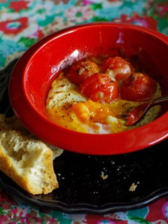 目玉焼きリメイク♪トマトと卵の簡単グリル-レシピのメイン写真