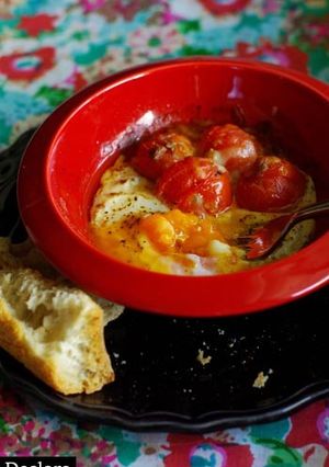 目玉焼きリメイク♪トマトと卵の簡単グリル-レシピのメイン写真