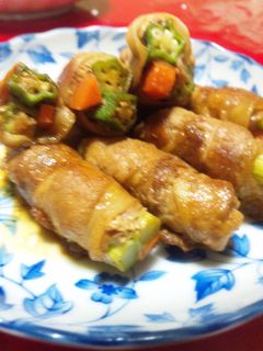 安っ☆豚こまで♪野菜肉巻き♪お弁当にも。-レシピのメイン写真