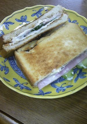 朝食に!簡単ハムきゅうトースト♪-レシピのメイン写真