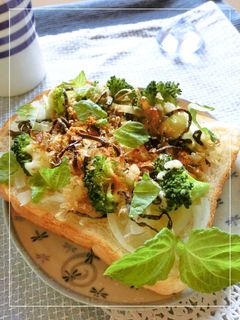新玉葱×ブロッコリー×鰹・塩昆布トースト-レシピのメイン写真