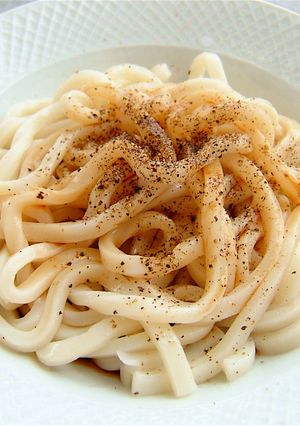 焦がし醤油の黒胡椒うどん(冷)-レシピのメイン写真
