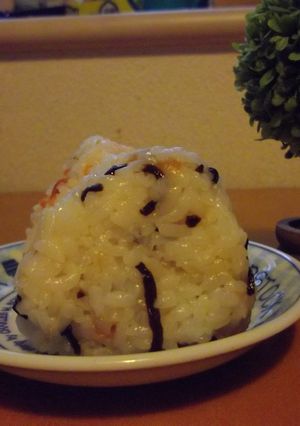 梅と塩昆布のおにぎり♪-レシピのメイン写真