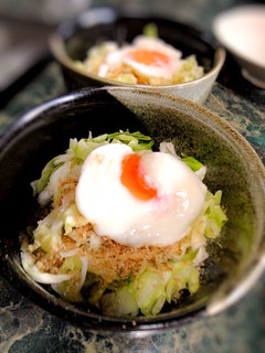 卵のおかず☆簡単美味しい☆温玉キャベツ-レシピのメイン写真
