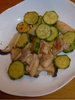 エリンギとズッキーニの鶏肉炒め-レシピのメイン写真