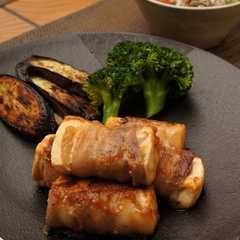 รูปของ タレが決め手！豆腐の豚バラ巻き