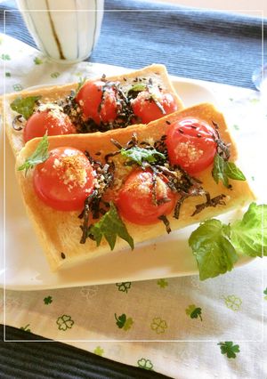 トマト×塩昆布×大葉の胡麻風味トースト-レシピのメイン写真