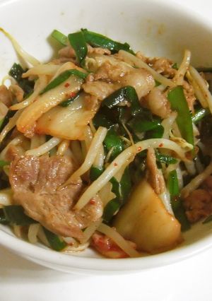 （超簡単）豚肉キムチもやしニラ炒め-レシピのメイン写真