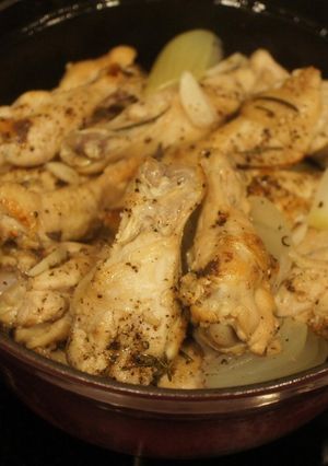 ストウブ料理☆手羽元のローズマリー風味-レシピのメイン写真
