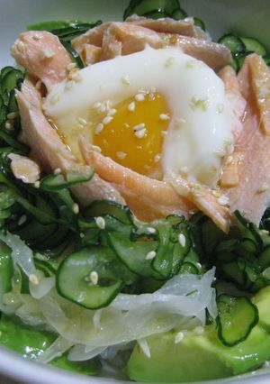 鮭アボカド丼 すし酢タマネギ添え-レシピのメイン写真