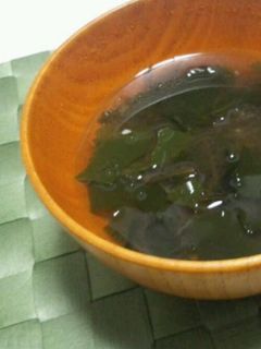 簡単すぎる。ワカメとトロロ昆布のお吸い物-レシピのメイン写真